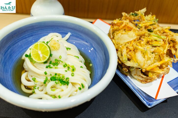 もり家のぶっかけ(冷)とかき揚げ